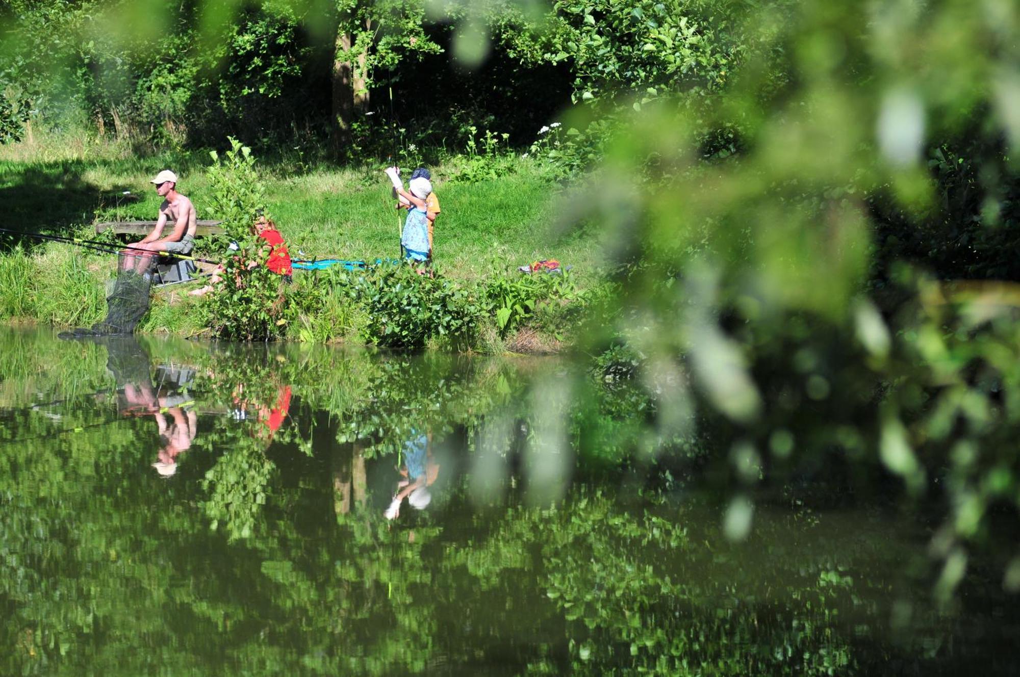 Camping Le Val De Trie Béhen Kültér fotó